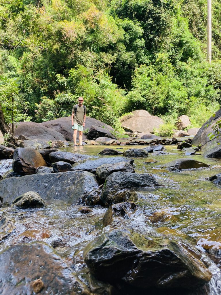 Unten am Wasserfall