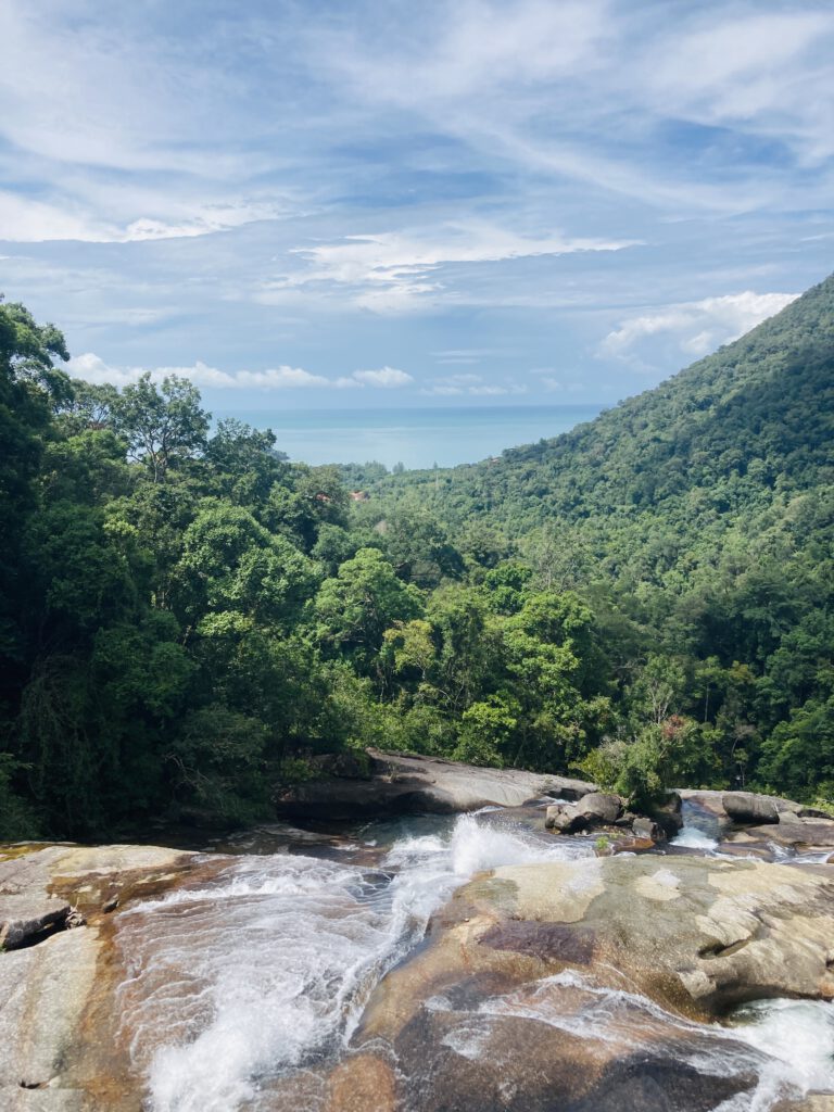 Aussicht vom Wasserfall auf Langkawi