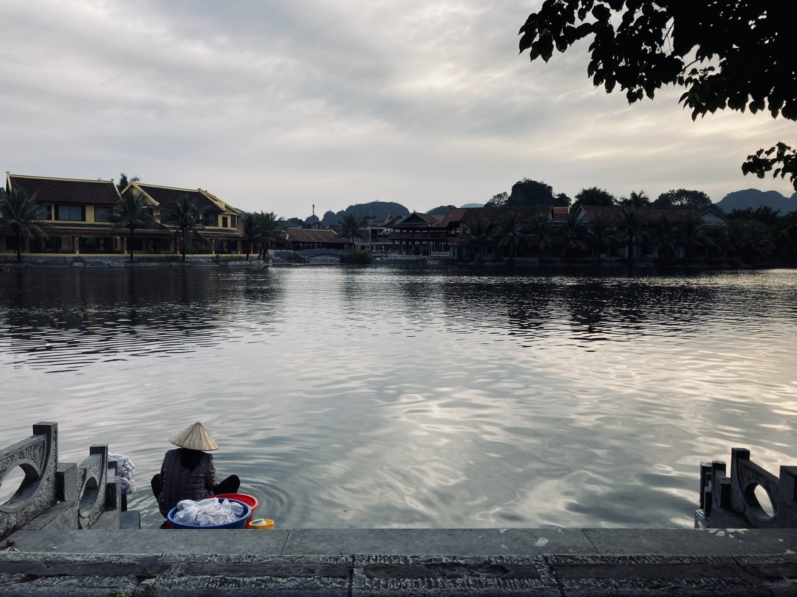 Wäscherein am Fluss