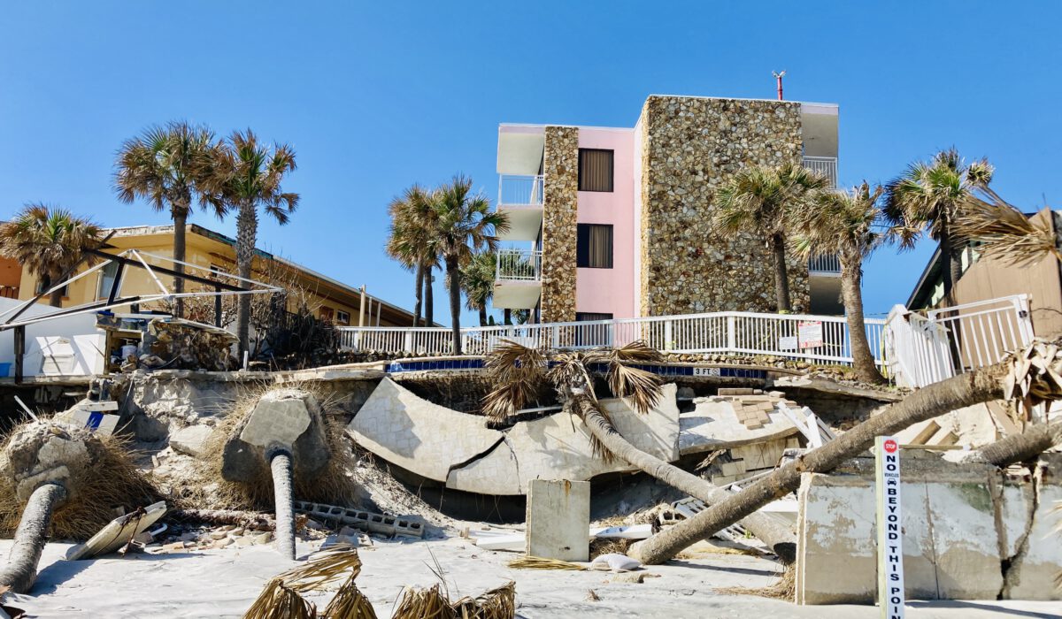 zerstörtes Gebäude am Daytona Beach